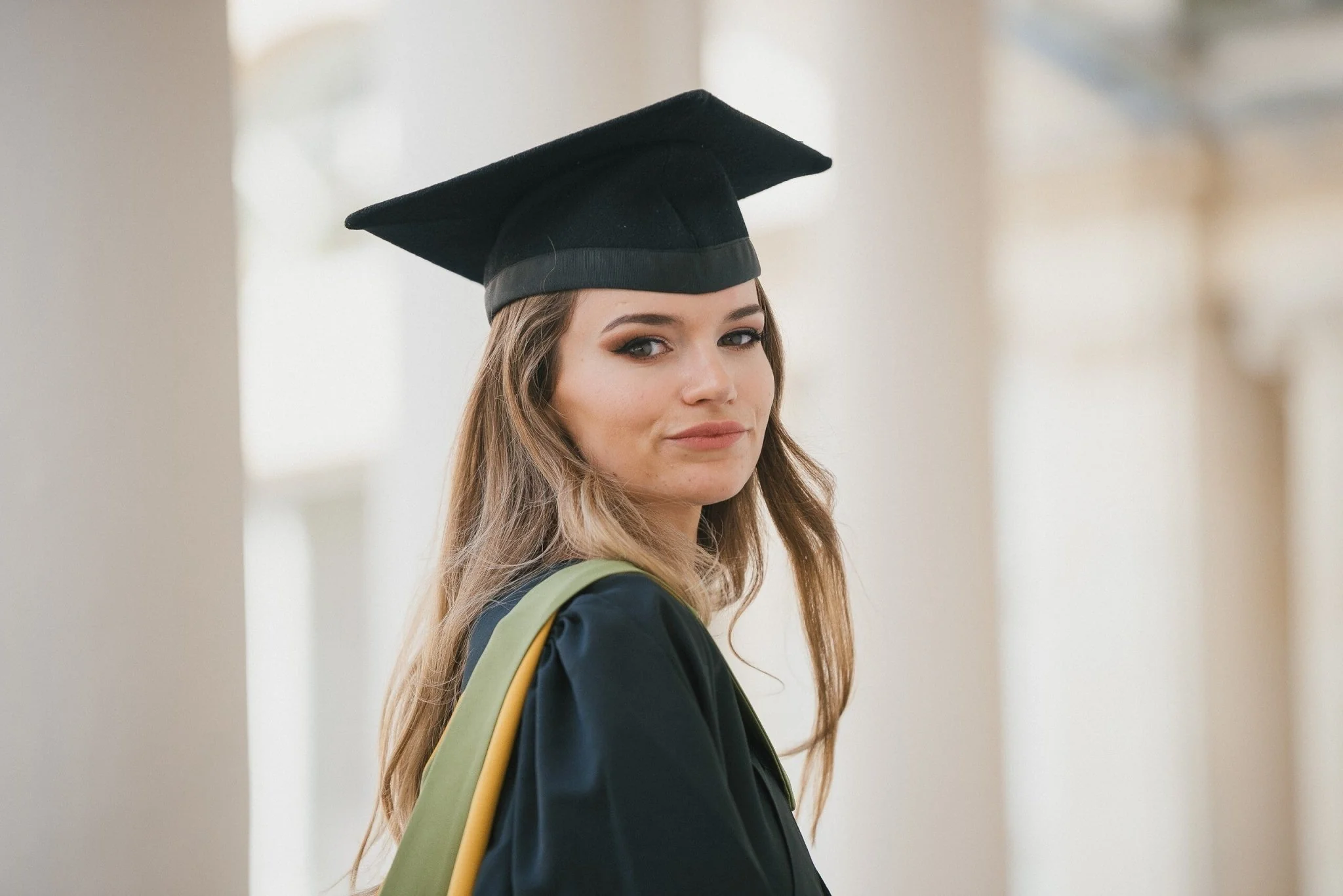 1 Hour Graduation Photoshoot - Image 6