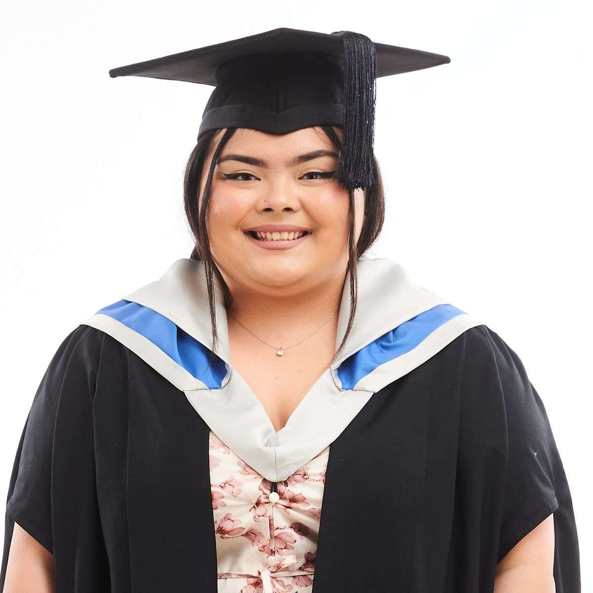 Abertay University Masters Graduation Set (Hire) - Image 3