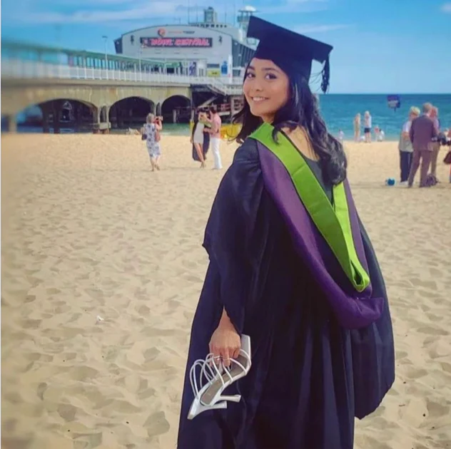 Arts University Bournemouth Bachelors Graduation Set - Image 4