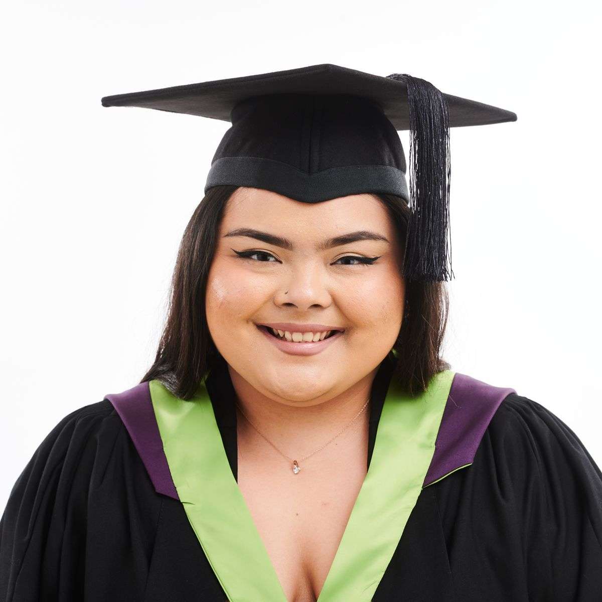Arts University Bournemouth Bachelors Graduation Set (Hire)