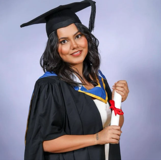 Bournemouth University Masters Graduation Set (Hire) - Image 4