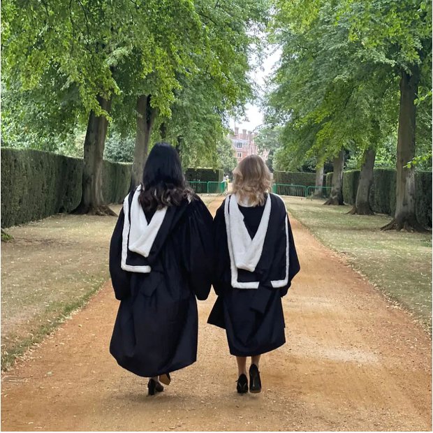 Cambridge University Bachelors Graduation Set - Image 5