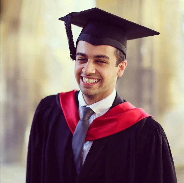Edinburgh Napier University Bachelors Graduation Set - Image 5