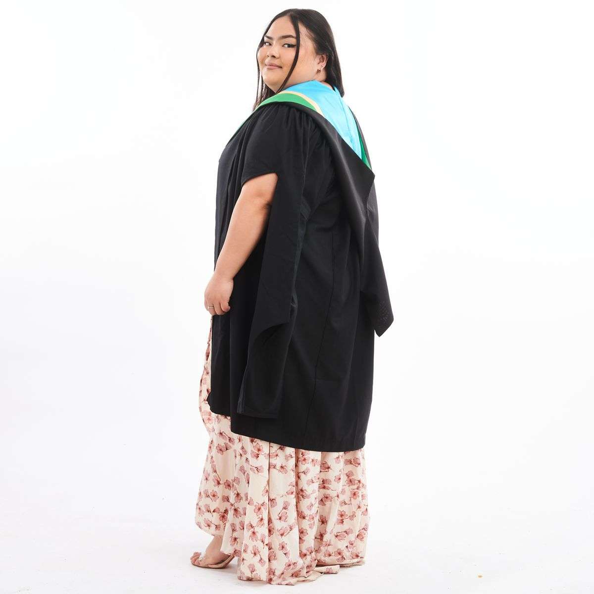 Glasgow Caledonian University Masters Graduation Set - Image 2