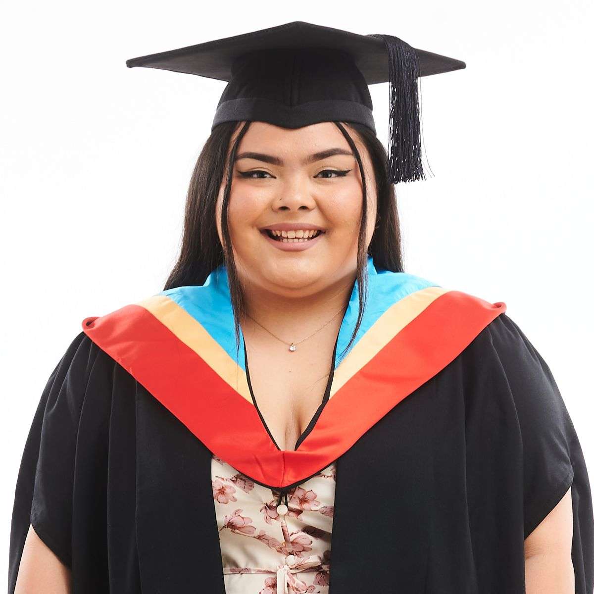 Glasgow Caledonian University Masters Graduation Set (Hire) - Image 3