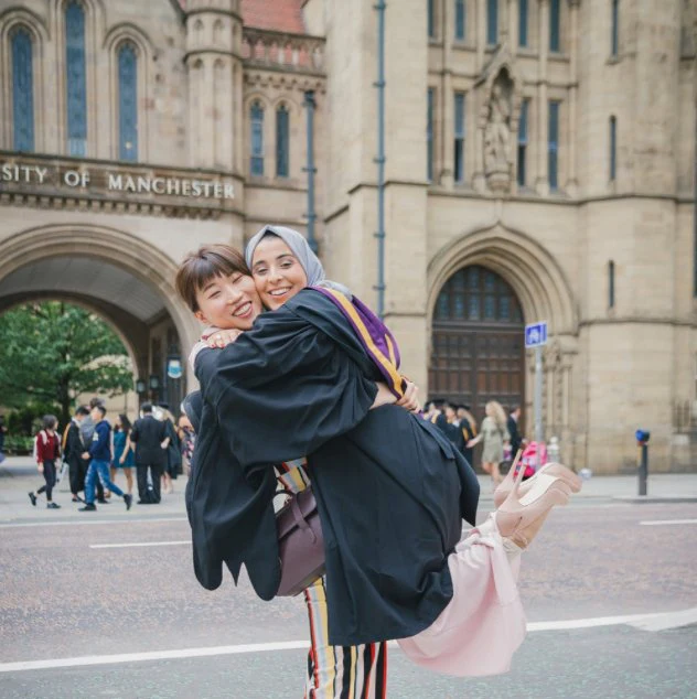 Manchester University Bachelors Graduation Set (Hire) - Image 5