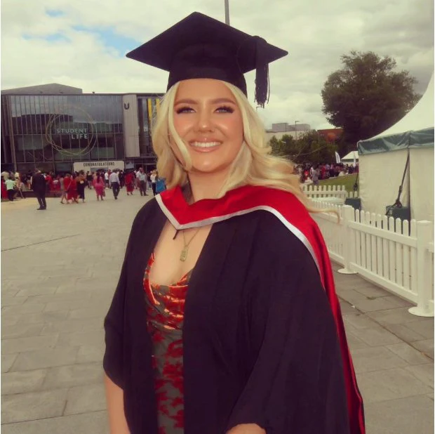 Teesside University Bachelors Graduation Set - Image 4