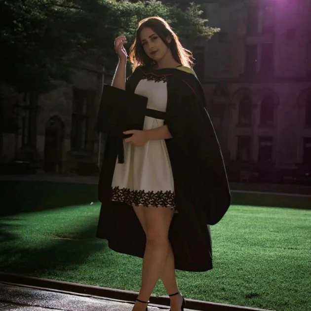 University of Glasgow Bachelors Graduation Set (Hire) - Image 8