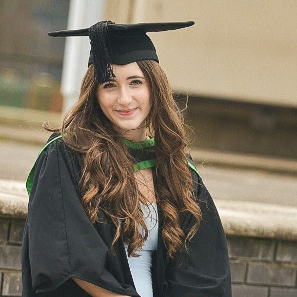 University of Ulster Bachelors Graduation Set (Hire) - Image 6