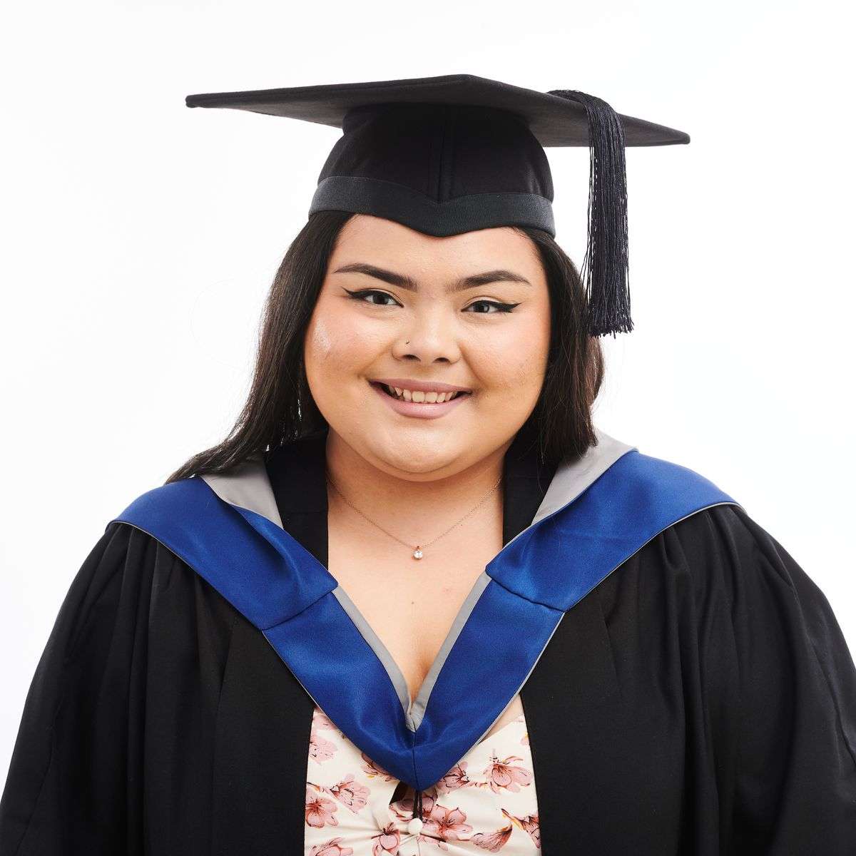 University of West London Bachelors Hood (Hire) - Image 2